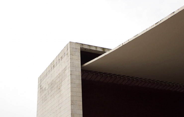 La jonction subtile entre le voile et le bâtiment.