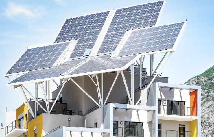 L’ensemble architectural ABC s’y inscrit grâce à l’autonomie et à l’innovation et en invitant ses habitants à adopter de nouvelles habitudes en adéquation avec l’évolution de la société et les impératifs écologiques. Une certaine idée de la performance.