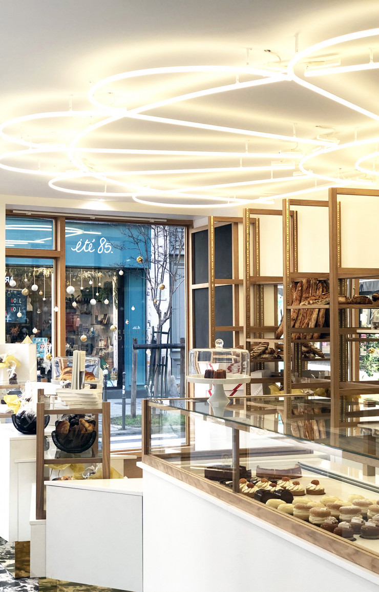 Le nouvel écrin, en plein cœur du Marais, expose les créations gourmandes du chef Philippe Conticini.