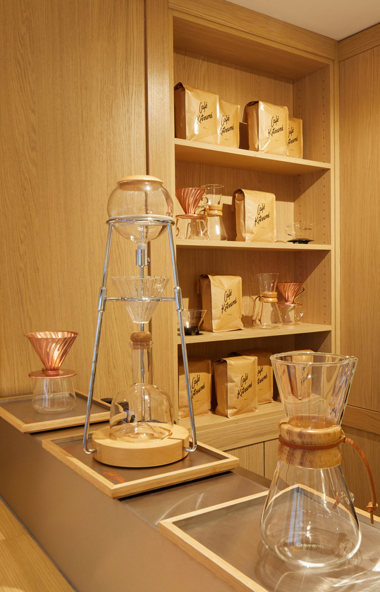Café Kitsuné Vertbois met aussi à l’honneur des méthodes d’extraction manuelles, plus confidentielles que l’espresso, telles que la V60, la Chemex ou l’Aeropress.