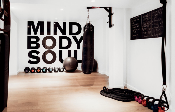 L’Hôtel Parister propose des cours privés de sport, yoga, de pilates, de cross-training et boxe à ses clients et et des cours en visioconférence.