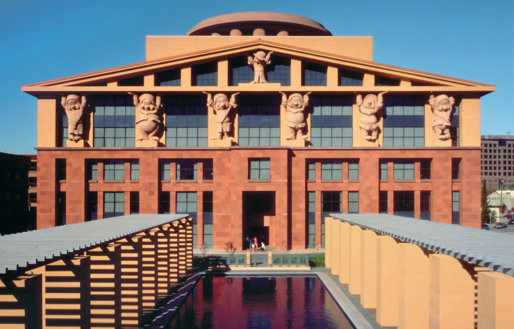 Team Disney Building de Michael Graves à Burbank (1986).