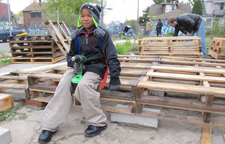 Chantier d’aménagement d’un espace public à Detroit (Etats-Unis).
