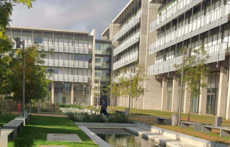 L’Ecole Normale Supérieure de Paris-Saclay, réalisée par Renzo Piano.