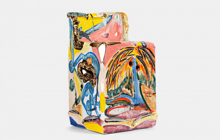 Chaise en céramique de l’artiste vénézuélien Reinaldo Sanguino.