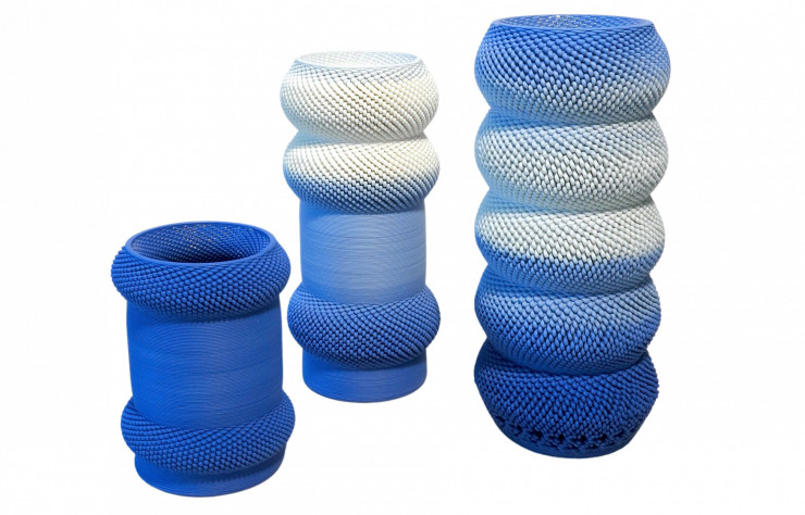 Babette Wiezorek est une designer produit qui travaille sur les nouvelles technologies de fabrication. Elle se concentre sur les technologies additives et assistées par ordinateur (impression 3D) utilisant des matériaux fluides, en particulier la céramique. Elle est la co-fondatrice du projet Additive Addicted.