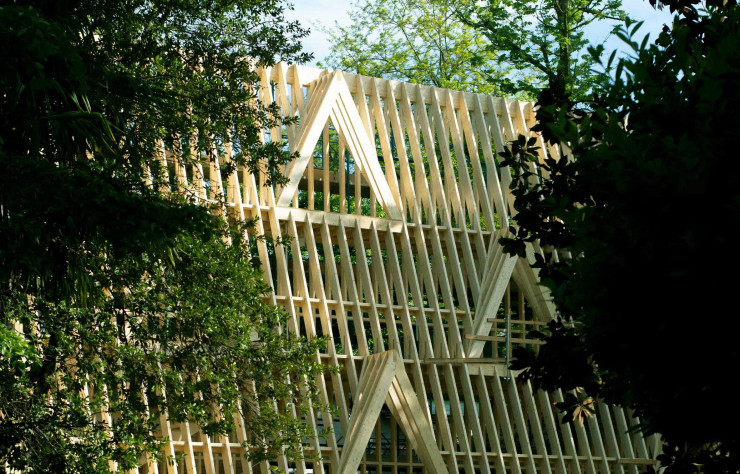 Le pavillon américain démontre le savoir-faire national en matière de charpente.
