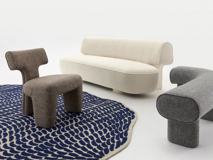 La collection d’assises s’accompagne d’un tapi dessiné par Guillaume Delvigne.