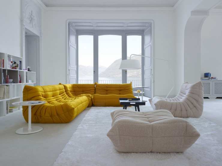 Le Togo de Michel Ducaroy (Ligne Roset), assise fétiche de Yelle.