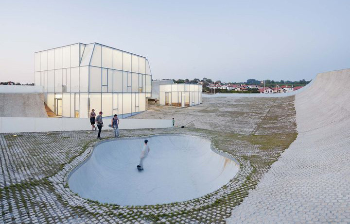 Perché au sommet de la Cité de l’Océan, les perspectives changent et les skateurs s’éclatent !