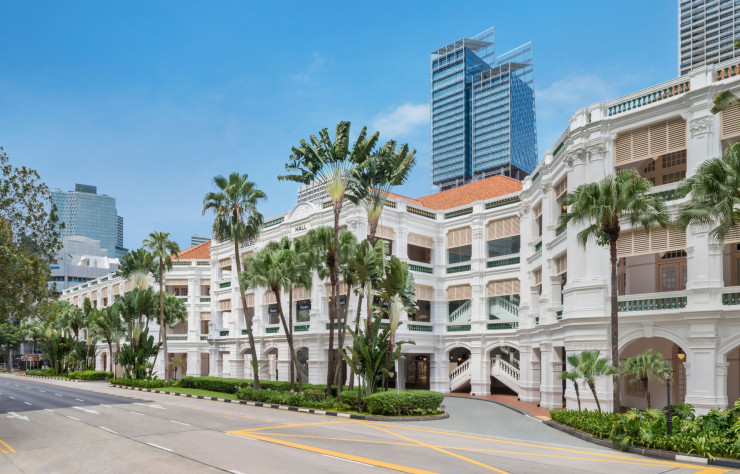 L’architecture coloniale qui date de la colonisation anglaise, voisine désormais avec les tours des banques.