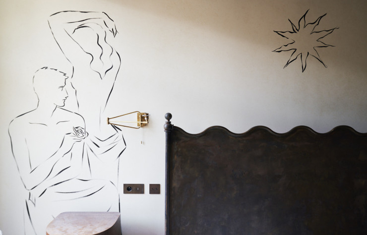 Roberto Ruspoli signe les fresques hommage à Cocteau.