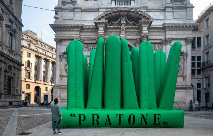 Gufram a vu les choses en grand pour la Design Week de Milan 2021 !