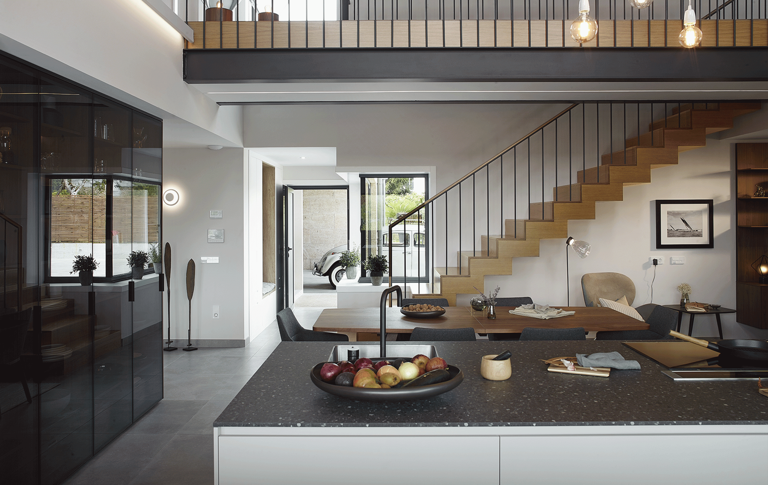 La maison design signé eba avec son îlot convivial.