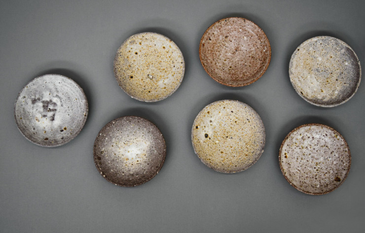 Les belles assiettes brutes de Benoît Audureau sont à découvrir jusqu’au 5 janvier 2022 au Habitat Design Lab, Place de la République.