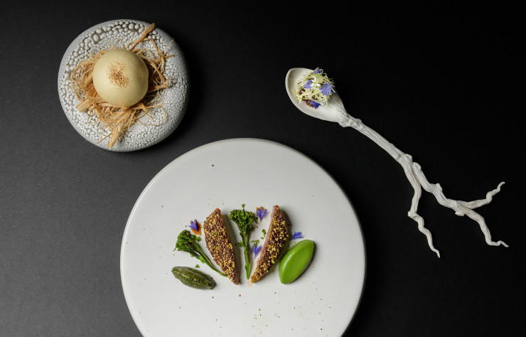 Les assiettes sont aussi sculpturales que le décor du restaurant.