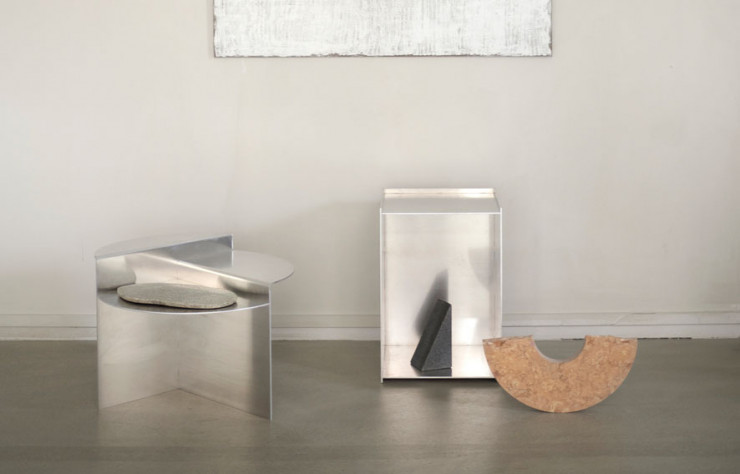Table basse et bloc Rivet en alluminium chez Hay