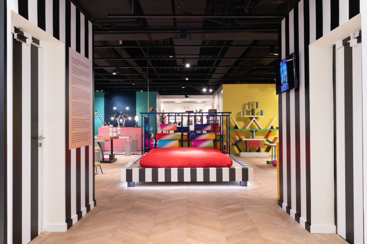 Le lit double rétroéclairé fait partie de la collection Utamora du designer Masanori Umeda.