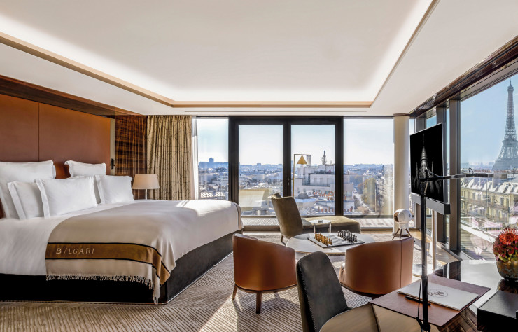 De nombreuses suites profitent d’un confortable extérieur de 36 m2 supplémentaires donnant sur le patio intérieur végétalisé.