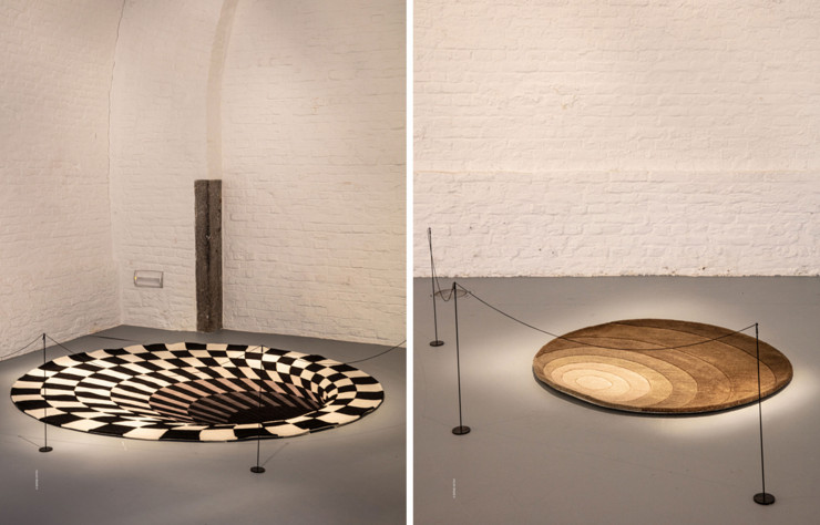 Black Hole Rug (2016), en laine de Nouvelle-Zélande, de Daniel Malik, à gauche. Luna Wool Rug (1979), en laine de Nouvelle-Zélande, de Verner Panton (1926-1998), à droite.