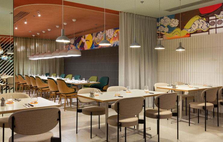 Umami Burger offre à ses clients parisiens la possibilité de découvrir la cinquième saveur, à travers des sauces qui accompagnent ses burgers.