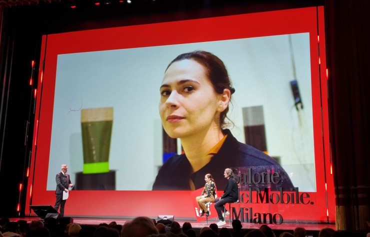 Lors de la conférence de presse, les designers Cristina Celestino et Sebastian Herkner ont évoqué ce que leur a apporté la Fiera.