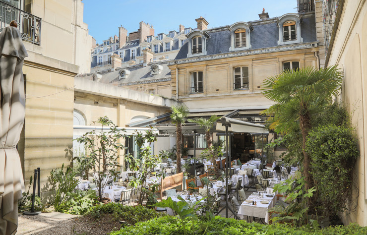 A l’ombre des immeubles haussmannien, la terrasse du Camondo présente un visage bucolique.