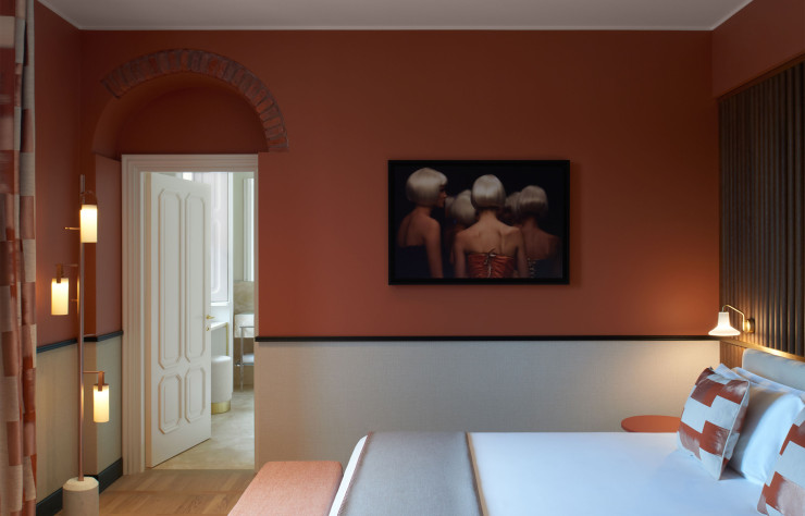 Vue d’une des chambres du palais Carminati.