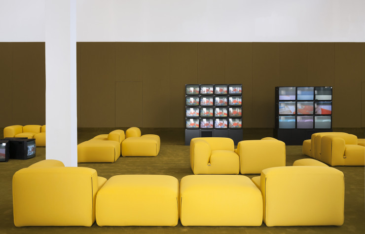 Le Mura était présenté au Fuorisalone 2022 dans sa nouvelle mouture sur une exposition nommée « Cinema Tacchini ».