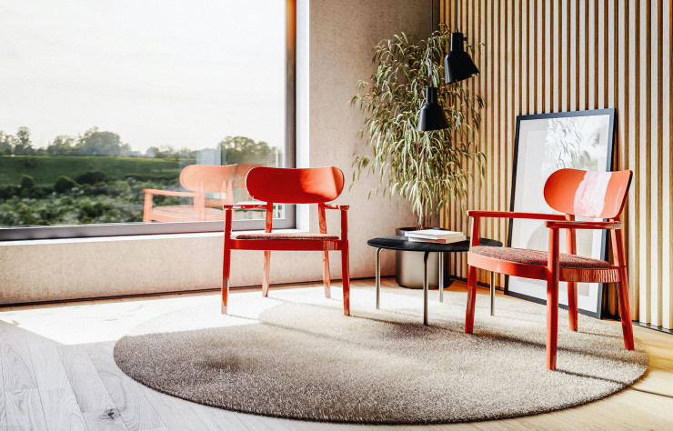 La 119 offre la possibilité d’y ajouter un coussin d’assise, ou de choisir un siège en cannage ou en bois plein.