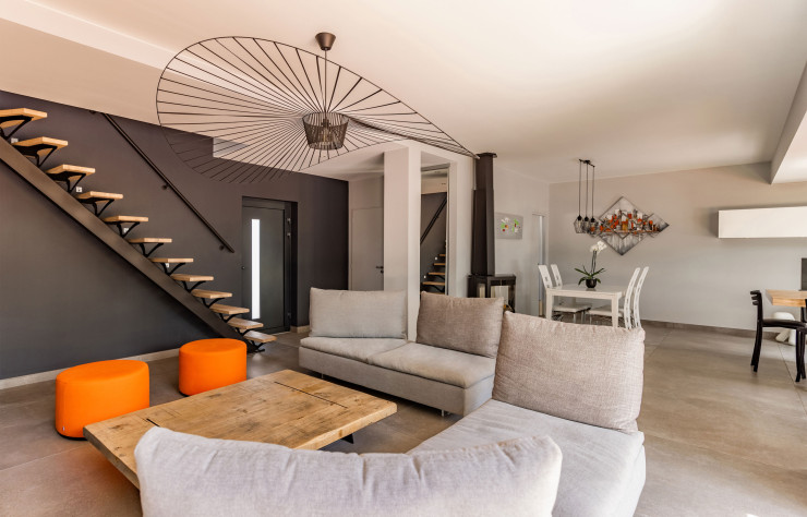 la fin du projet, ils ont pu réaliser un cocon qui leur ressemble : sobre, chic et moderne.