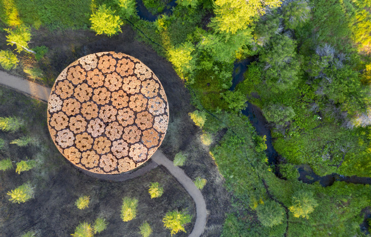 Xylem est un pavillon sur le site du Tippet Rise Art Centre (Montana, États-Unis).