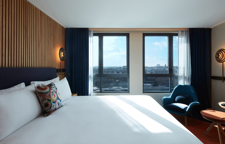 RDAI a imaginé les chambres du SO/ Paris comme des cocons faciles à vivre où la vedette s’appelle Paris.