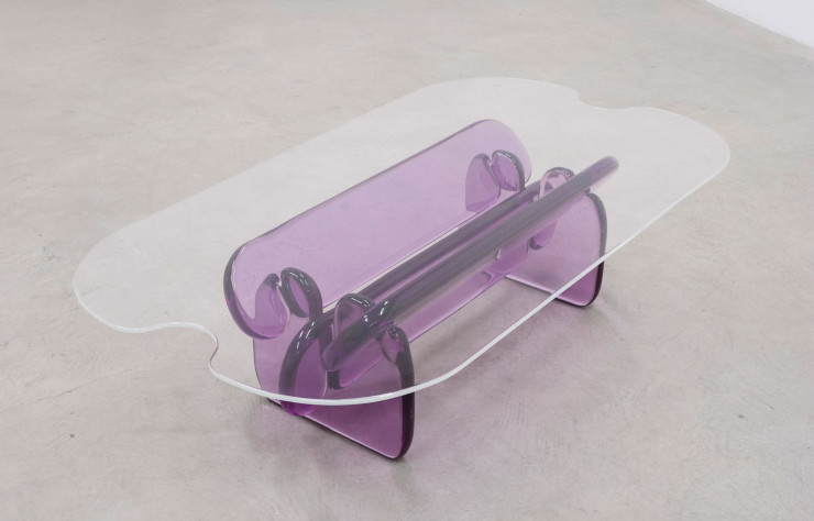 Table basse Plump en résine par Ian Cochran