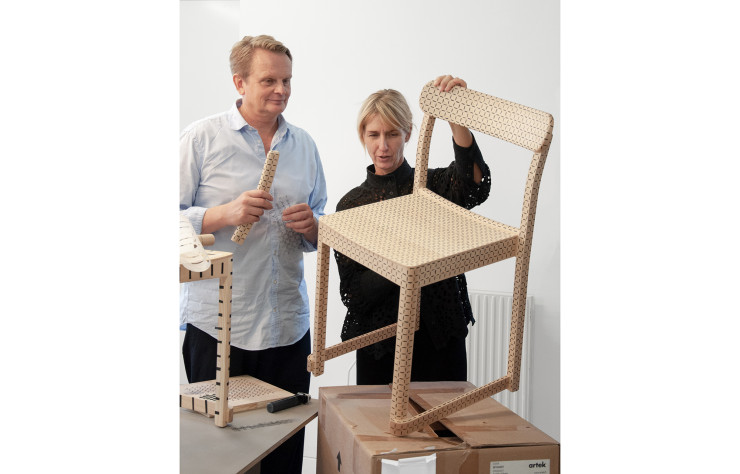 Le duo TAF a lui aussi revisité sa propre chaise pour la vente caritative La Source.