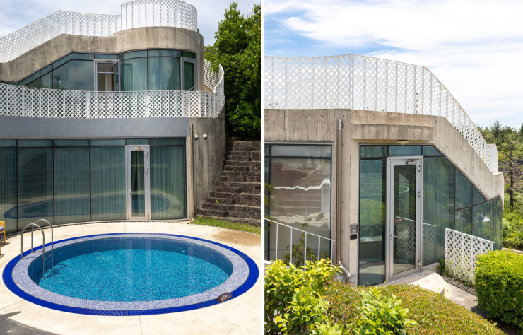 Le resort Lotte Jeju Artvillas est un énorme lotissement de luxe subdivisé en « blocks », où s’alignent, pour chacun d’eux, une même villa conçue par un grand architecte et répliquée par dizaines. Villas tout en courbe de béton et de fer blanc par Dominique Perrault.
