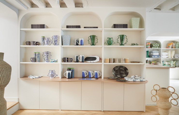 Le premier showroom parisien de Schumacher se trouve rue Jacob, dans le 6e arrondissement de Paris.