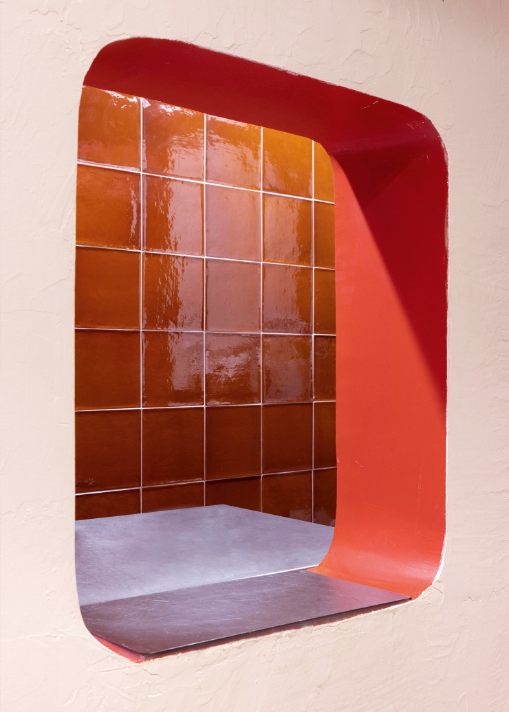 Kubri, le dernier restaurant du duo Mur.Mur à l’esthétique radicale, s’appuie pourtant sur des techniques de construction anciennes.