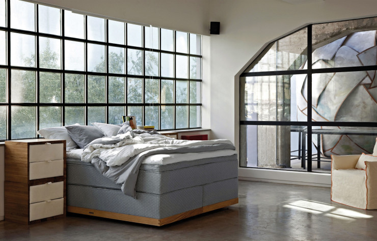 Le must de l’ergonomie chez Coco-Mat, qui offre la possibilité de superposer plusieurs matelas adaptés à la morphologie de son dos. Tête de lit Xanthippi.