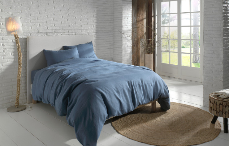 Le Double Hévéa du Matelas vert propose un couchage 100 % latex naturel avec une housse amovible en chanvre et en coton bio.