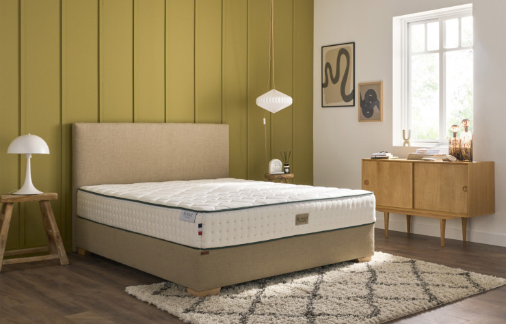 Bonnuit fabrique à la main et à la commande des modèles écoresponsables.