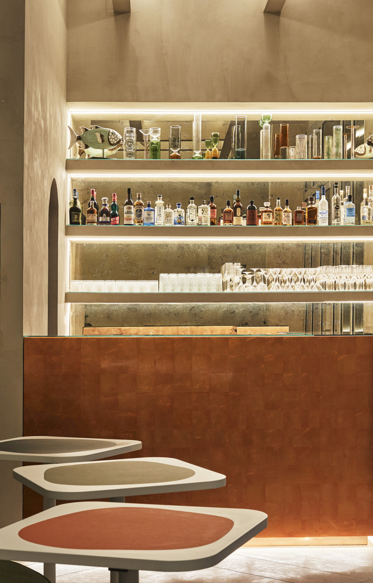 Le bar d’Unagi est richement fourni des plus beaux spiritueux du marché.