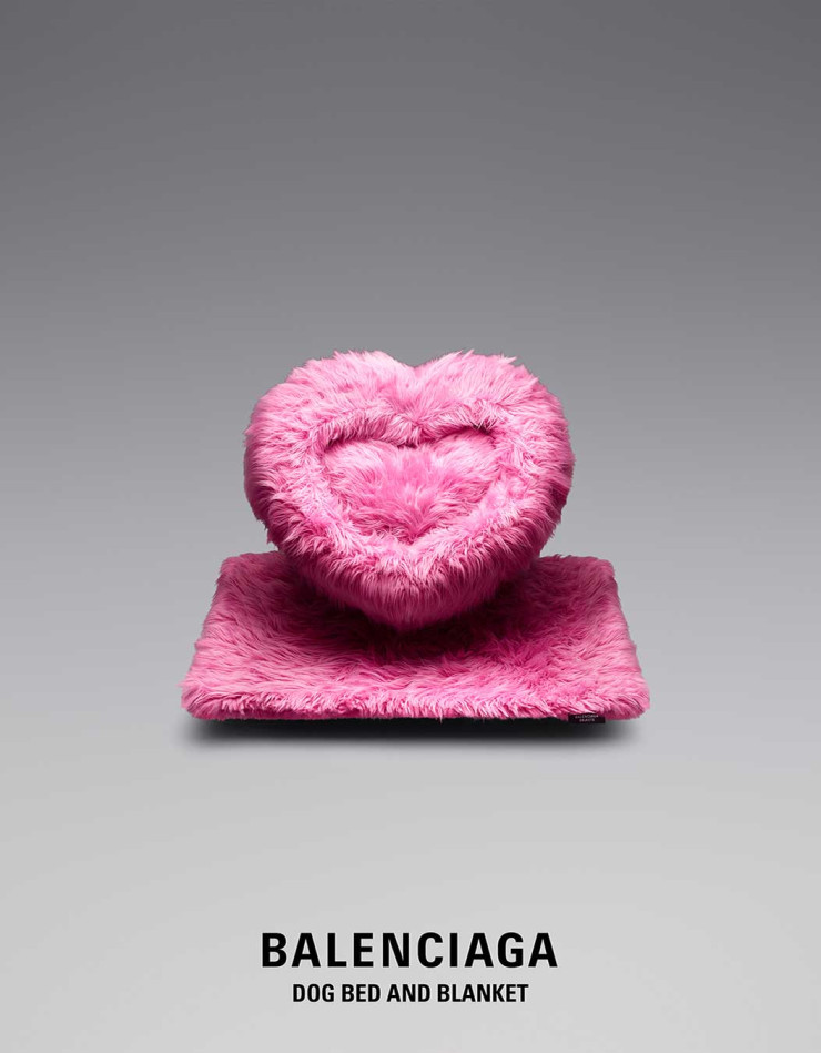 Lit et couverture pour chien Balenciaga
