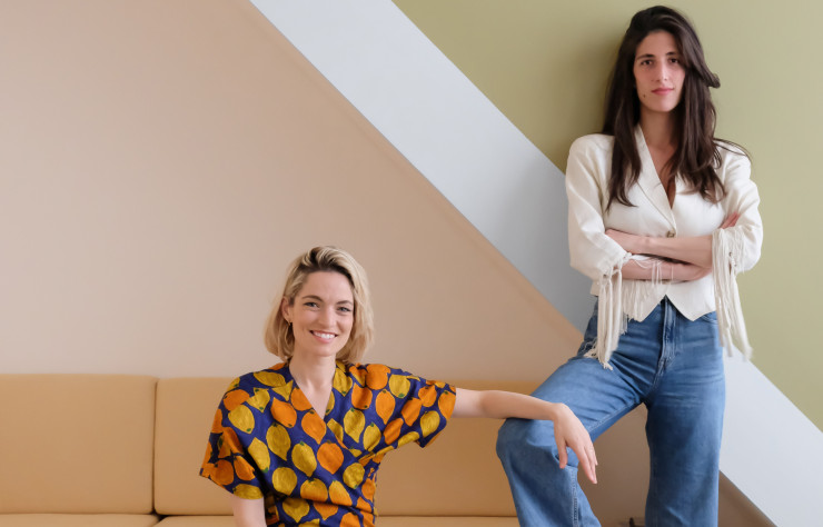 Dans un appartement parisien décoré par le duo ETTTORE (Stéphanie Darmon et Mégane Servadio) et rénové par Volta Architecture et CPS