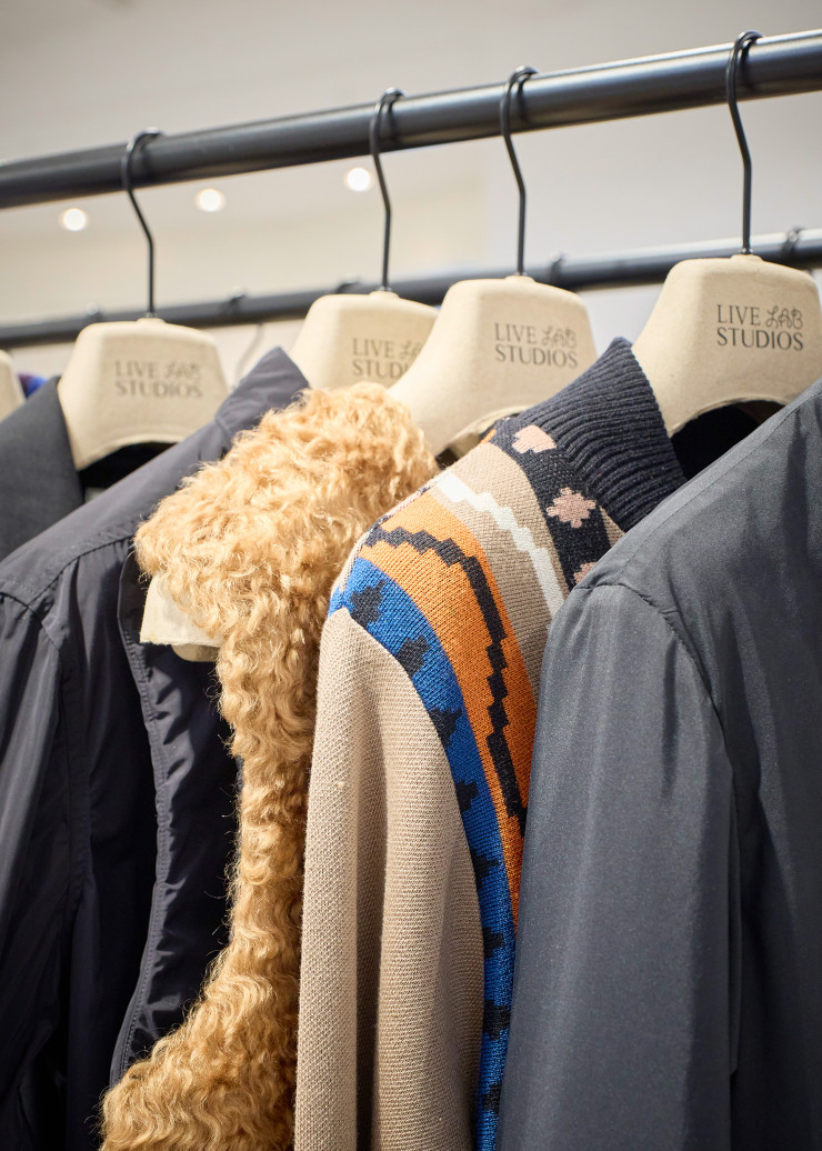 La designer Stephanie Hahn a quitté Paris pour revenir sur les bords du Rhin. Dans son conceptstore, elle organise des événements qui rapprochent l’art, la culture et la mode.