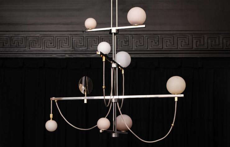 Le luminaire ADE de Gabriel Abraham (alias Atelier de Troupe), ex-chef décorateur installé à Los Angeles et inspiré par le cinéma et l’histoire de l’art du XXe siècle