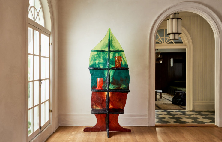 Du 16 février au 31 mars, la Goldwyn House a hébergé l’exposition solo « Dear Future » du designer italien Gaetano Pesce, retraçant cinq décennies de son oeuvre révolutionnaire.