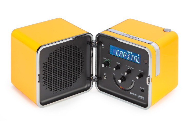La radio cubo TS 502 vue dans le film « La Piscine » de Jacques Deray.