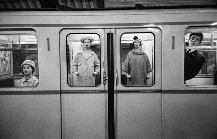 Mode dans le métro, Paris (1958), de Frank Horvat, pour le magazine Jardin des modes.
