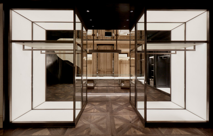 À Zurich, comme dans 300 autres boutiques de la marque, le duo Gilles & Boissier sait donner l’impression que chaque boutique Moncler est un lieu privé et unique.